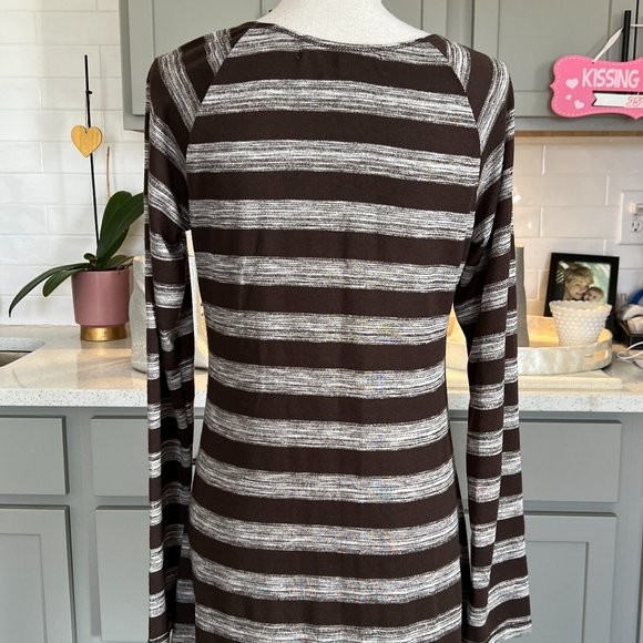 Studio M Gray and Brown Striped V-Neck Dress Size XL - Picture 5 of 8
